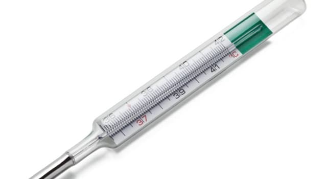 Science Trivia Question: In a glass thermometer, the liquid alloy of which metal moistens the inner surface of the glass?