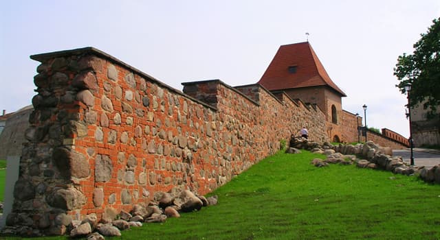 Culture Trivia Question: Which of these is the only remaining gate of the Wall of Vilnius?