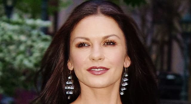 Films & TV Trivia Vraag: Hoeveel jaar ouder is de man van Catherine Zeta-Jones?