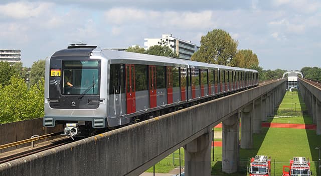 Maatschappij Trivia Vraag: Hoeveel passagiers worden door de Amsterdamse metro wekelijks vervoerd?