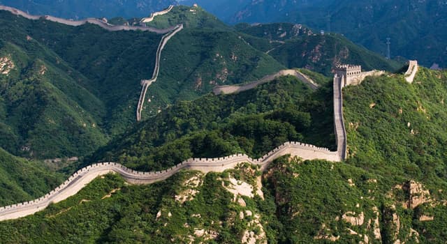 Cultuur Trivia Vraag: Welk wezen gaf volgens de legende de richting en plaats van de constructie van de Chinese muur aan?