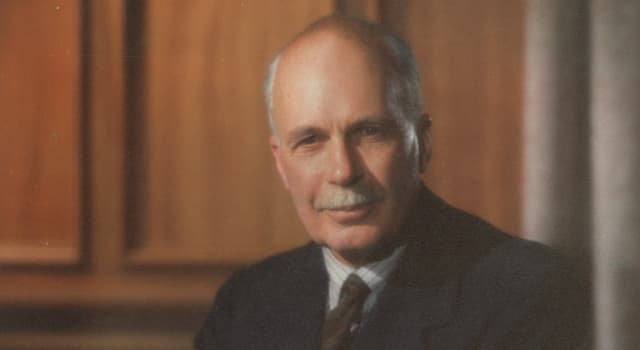 History Trivia Question: What is, as of February 2020, the claim to fame of Lawrence Bragg (pictured)?