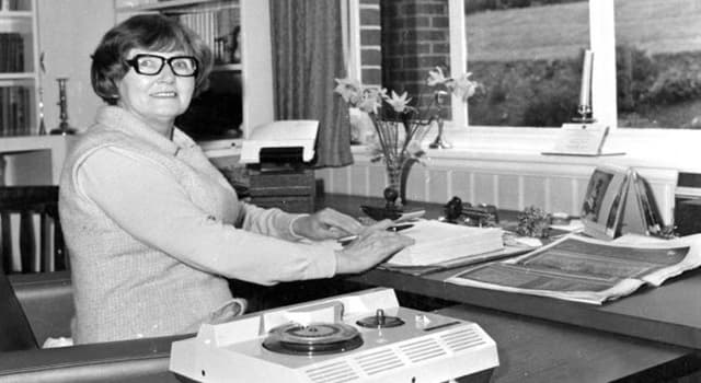 Culture Trivia Question: Which of these is a historical novel by the famous author Catherine Cookson (pictured)?