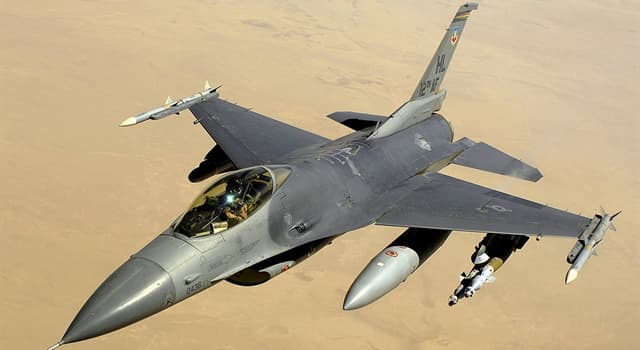 Geschiedenis Trivia Vraag: Bij welke installatie van de Amerikaanse luchtmacht heeft de F-16 Fighting Falcon zijn eerste vlucht gemaakt?