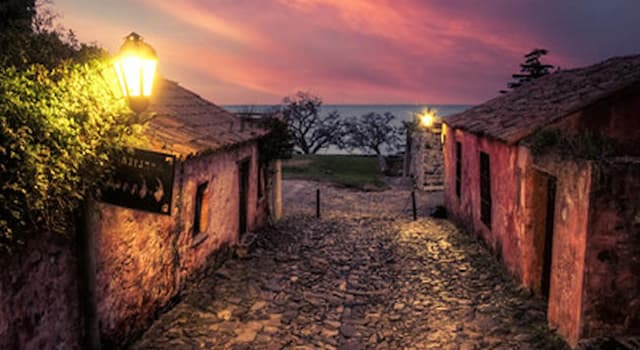 Cultura Pregunta Trivia: ¿En qué ciudad de Uruguay se encuentra la Calle de los Suspiros?