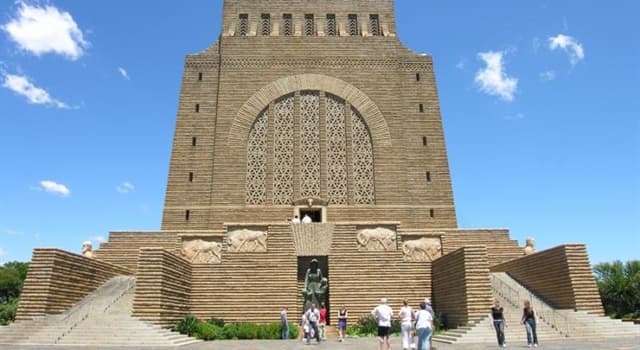 Geografia Pytanie-Ciekawostka: Gdzie znajduje się pomnik Voortrekker Monument?