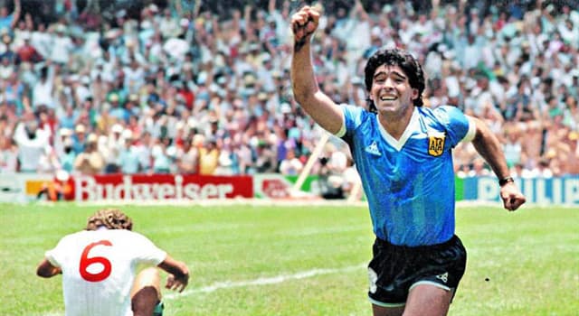 sport Pytanie-Ciekawostka: Jak ma na imię legendarny argentyński piłkarz Maradona?