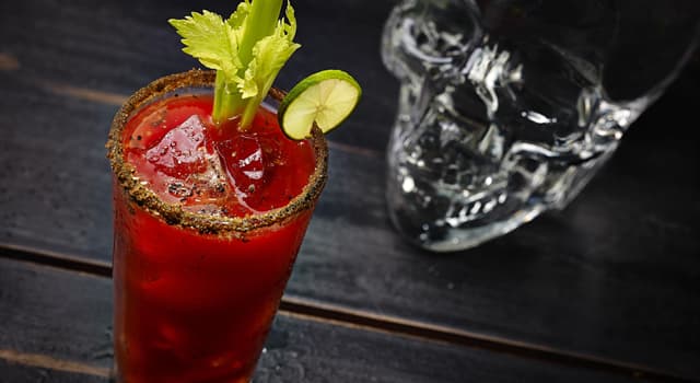 Cultuur Trivia Vraag: De Bloody Mary-cocktail bevat tomatensap en welke alcoholische drank?