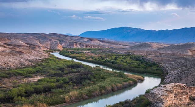 Aardrijkskunde Trivia Vraag: Welke rivier dient als onderdeel van de natuurlijke grens tussen de Amerikaanse staat Texas en Mexico?