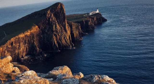 Aardrijkskunde Trivia Vraag: Isle of Skye is via een brug verbonden met welk land?