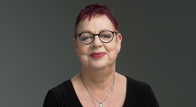 Maatschappij Trivia Vraag: Wat is de volledige voornaam van de Britse komiek Jo Brand?