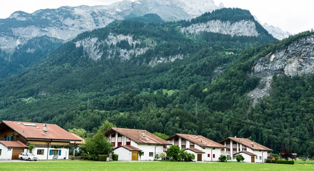 Aardrijkskunde Trivia Vraag: Welke stad is de hoofdstad van het kanton Vaud in Zwitserland?