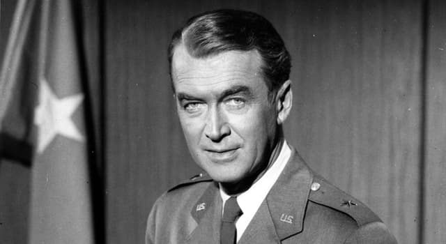 Films & TV Trivia Vraag: In welke film speelt James Stewart een gepensioneerde detective die hoogtevrees heeft?