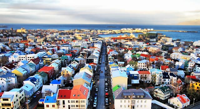 Maatschappij Trivia Vraag: Waarmee wordt in de winter gebouwen in Reykjavik, IJsland verwarmd?