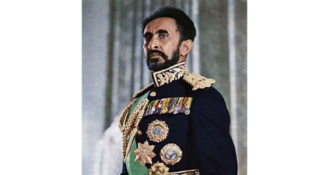 História Pergunta Trivial: Haile Selassie, último imperador da Etiópia, reivindicou linhagem de qual figura bíblica?
