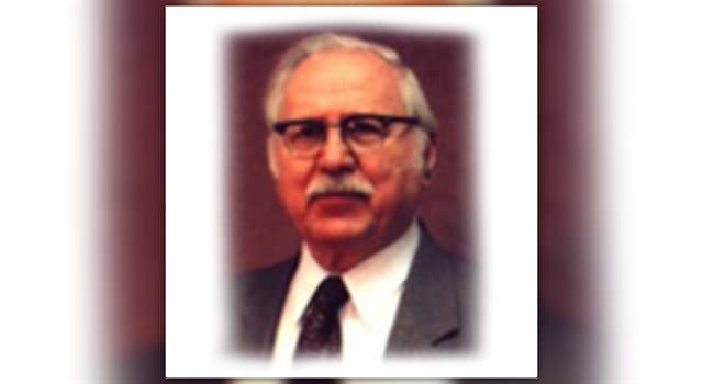 Cultura Pregunta Trivia: ¿Quién fue Zecharia Sitchin?