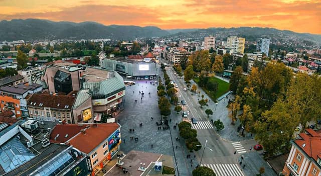 Geografia Pytanie-Ciekawostka: Które miasto jest de facto stolicą Republiki Serbskiej?