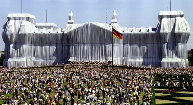 Cultuur Trivia Vraag: Welke kunstenaars hebben de Reichstag ingepakt?