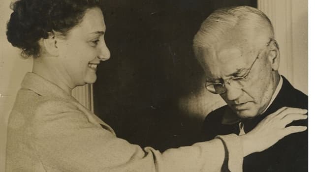 Historia Pregunta Trivia: ¿Quién fue Amalia Koutsouri-Vourekas?