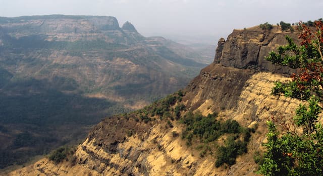 Geography Trivia Question: The Deccan Plateau is in which country?