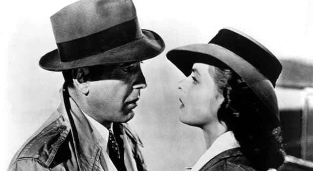 Films & TV Trivia Vraag: Aan het einde van de film "Casablanca" vertrekt het personage van Ingrid Bergman met welk vervoermiddel?