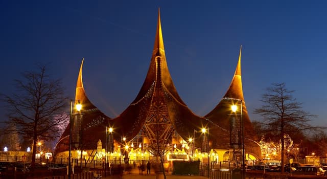 Aardrijkskunde Trivia Vraag: In welk land bevindt zich het pretpark 'Efteling' dat een fantasiethema heeft?