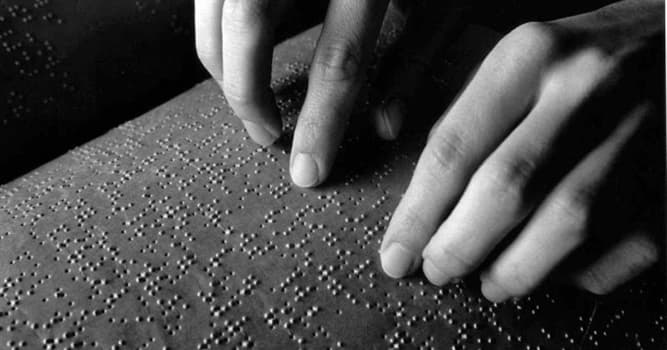 Science Question: Quel système a été utilisé pour développer l'écriture tactile en braille pour les aveugles ?