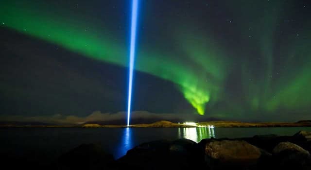 Cultuur Trivia Vraag: De Imagine Peace Tower in IJsland is een herdenkingsteken voor wie?