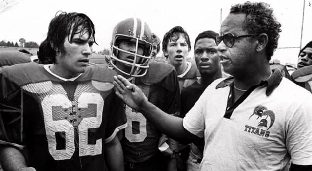 Films & TV Trivia Vraag: Wie speelde coach Boone in de Amerikaanse voetbal film 'Remember the Titans'?