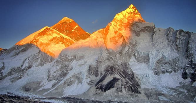 Geografía Pregunta Trivia: ¿El Monte Everest se encuentra en la frontera entre Nepal y qué otro país?