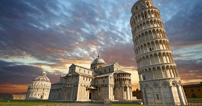 Culture Question: Lequel de ces faits n'est pas vrai concernant la tour penchée de Pise ?