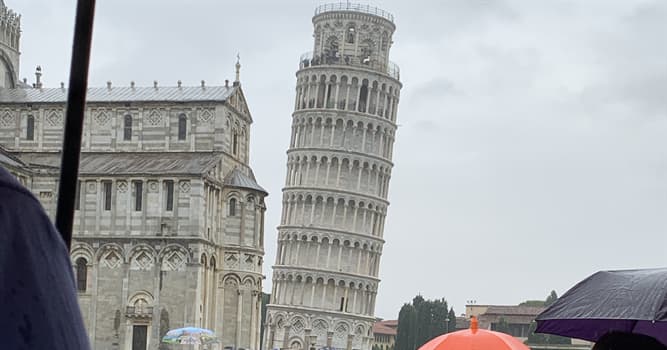 Histoire Question: Pourquoi la tour de Pise est-elle penchée ?