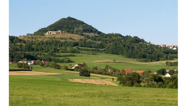 Geographie Wissensfrage: Zu welchem Mittelgebirge gehört die Bergerhebung "Hohenstaufen"?