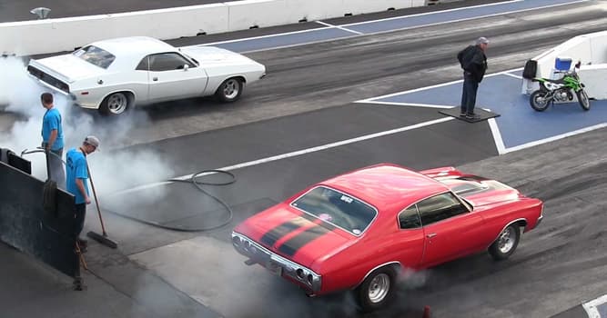 Sport Trivia Vraag: Over welke afstand wordt Sportsman’ Drag Racing traditioneel gereden?