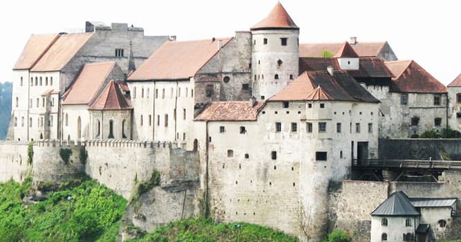 Culture Trivia Question: Which is the longest castle complex in the world?