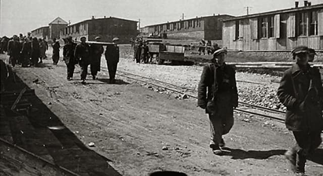 Historia Pregunta Trivia: ¿De qué complejo formó parte el campo de concentración Birkenau durante la Segunda Guerra Mundial?