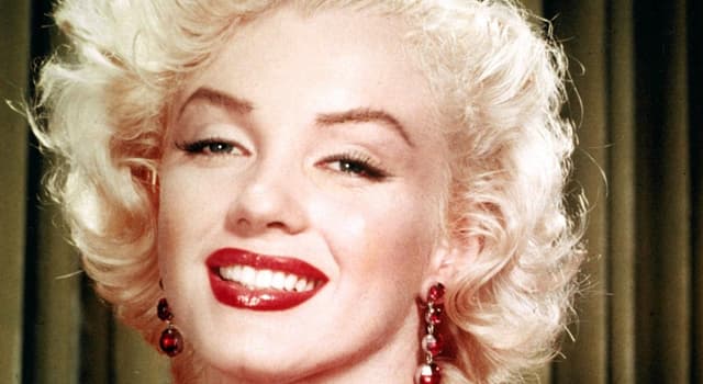 Filmy Pytanie-Ciekawostka: Z którego filmu z Marilyn Monroe pochodzi piosenka "Diamonds Are a Girl's Best Friend"?