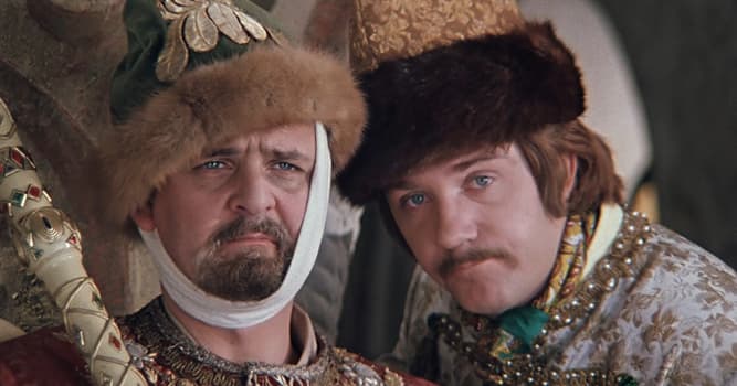 Кино Вопрос: Какой персонаж фильма «Иван Васильевич меняет профессию" требовал продолжения банкета?