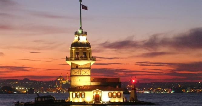 Cronologia Domande: Quale città è storicamente conosciuta come Costantinopoli e come Bisanzio?