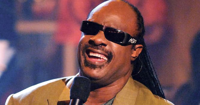 Kültür Trivia Sorusu: Bu R&B şarkıcısının adı nedir (resimdeki)?