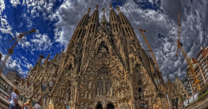 Cultura Pregunta Trivia: ¿En qué ciudad se pueden encontrar muchos edificios del arquitecto Antoni Gaudí?
