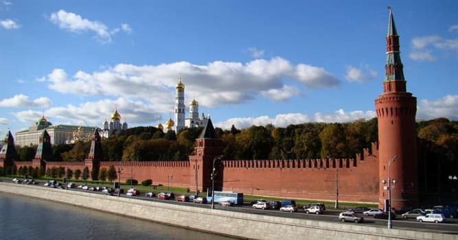 Культура Вопрос: Как называется холм, на котором расположен Московский Кремль?
