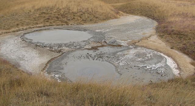 natura Pytanie-Ciekawostka: Jak nazywa się forma terenu powstała w wyniku erupcji mułu lub szlamu, wody i gazów?