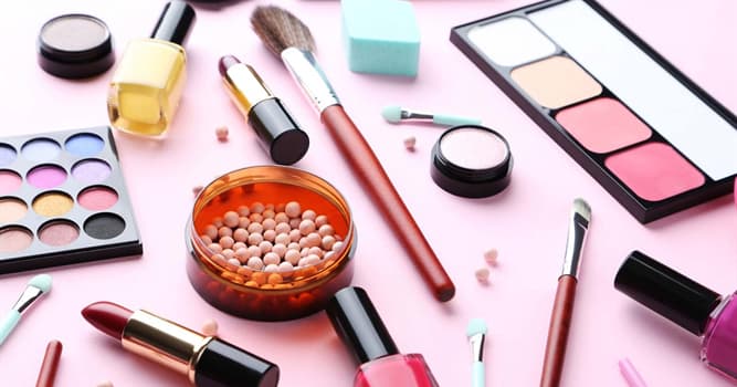 Sociedad Pregunta Trivia: ¿Cuál de los siguientes cosméticos se aplica en las mejillas para dar color?