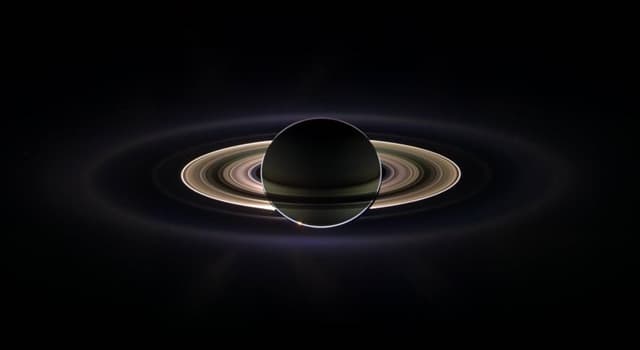 Сiencia Pregunta Trivia: ¿Cómo es la densidad de Saturno respecto a la del agua?