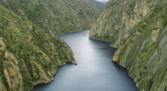 Geographie Wissensfrage: Welcher der folgenden Flüsse entspringt in Spanien?