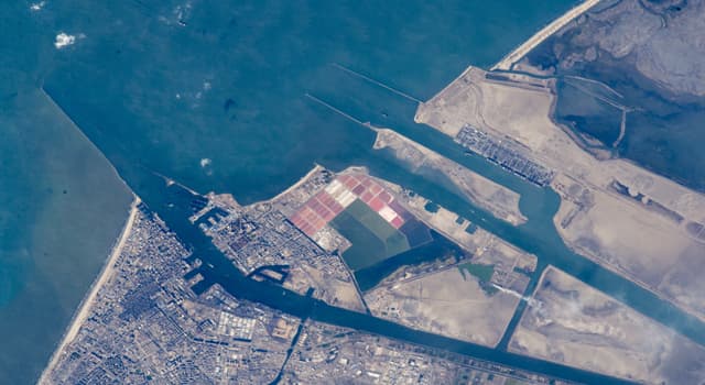 Aardrijkskunde Trivia Vraag: Port Said ligt aan de noordkant van welk kanaal?