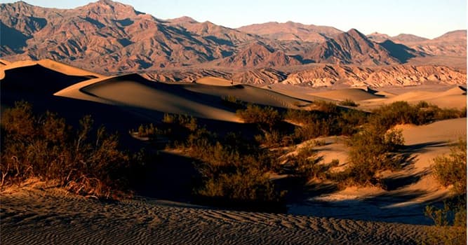 Geografía Pregunta Trivia: ¿Por qué estados de EE. UU. se extiende el parque nacional del Valle de la Muerte?