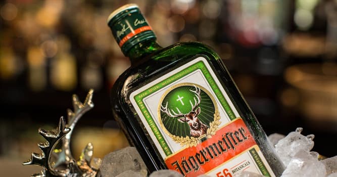 Sociedad Pregunta Trivia: ¿De cuántas hierbas se elabora el Jägermeister?