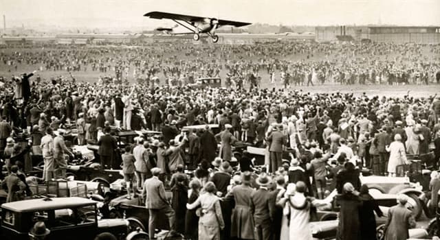 historia Pytanie-Ciekawostka: Gdzie wylądował amerykański pilot Charles Lindbergh, który jako pierwszy samotnie przeleciał nad Atlantykiem?